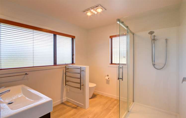 1479 North Eyre Road West Eyreton_11