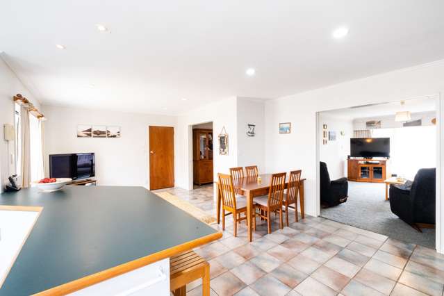 4 Redwood Place Te Awanga_3