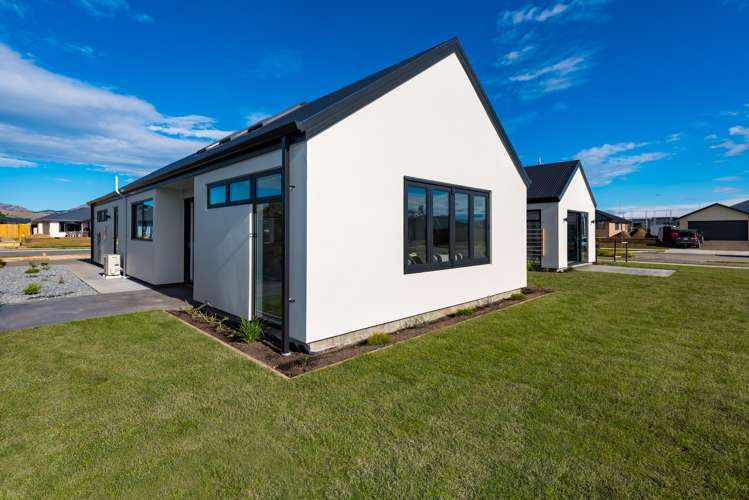 14 Spitfire Drive Burleigh_22