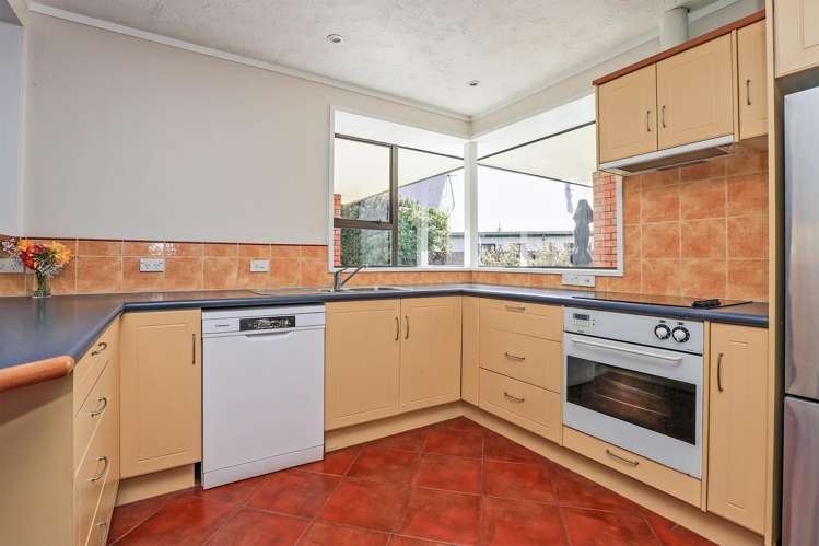 9 Matthews Place Taradale_4