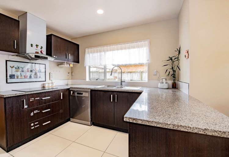 4 Riverglade Parkway Te Atatu South_4