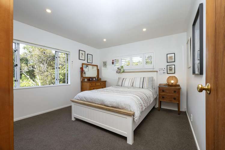 156 Piha Road Piha_21