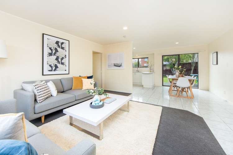 2/111 Sturges Road Henderson_7