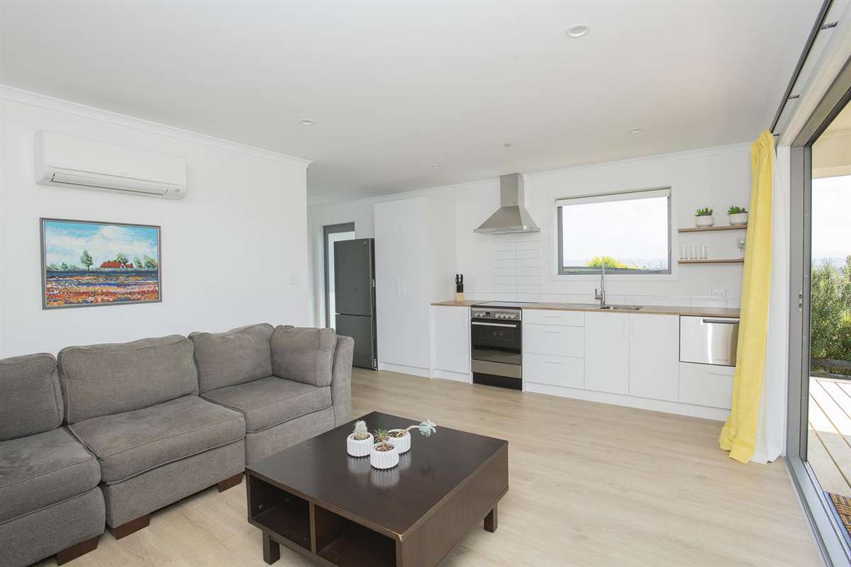 Furnished Apartment - Great and Quiet Location 5