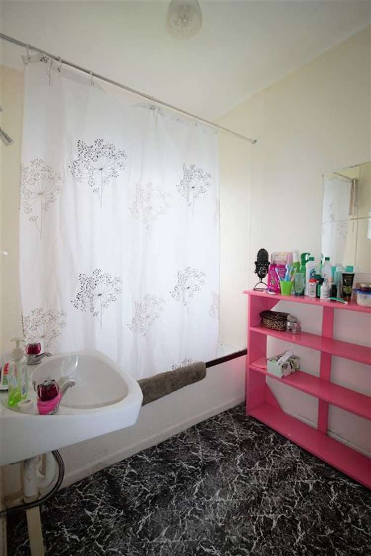 19 Kendal Grove Wainuiomata_6