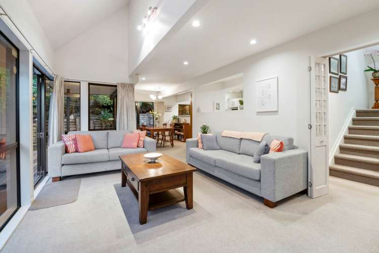 2/97 Beach Road Castor Bay_5