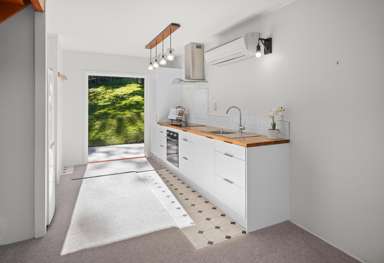 8 Chalet Crescent_1