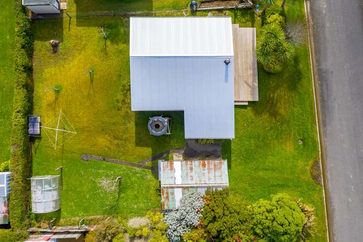 8 Miro Street Kaka Point_19