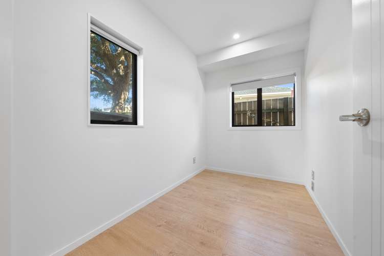 17 Korama Lane New Lynn_18