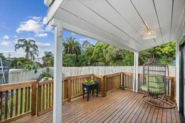 8A Parrs Cross Road_2