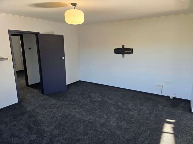 8 Snead Place Hamilton East_15