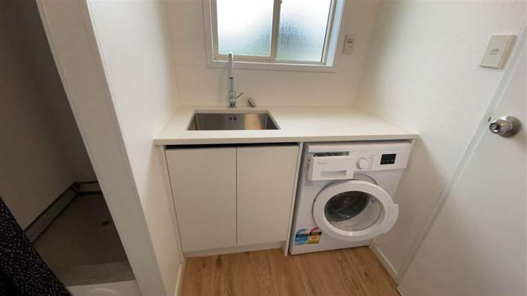 8/1 Jack Browne Pl 10057_2