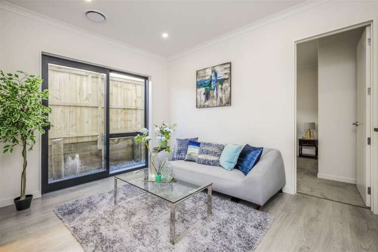 5 Woodacre Street Flat Bush_6