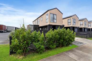 1 Te Aparangi Road_2