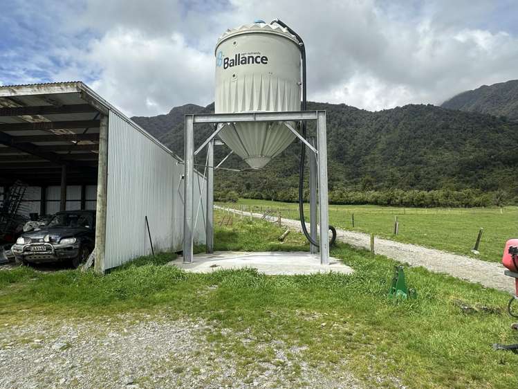 2115 Whataroa Highway Whataroa_8