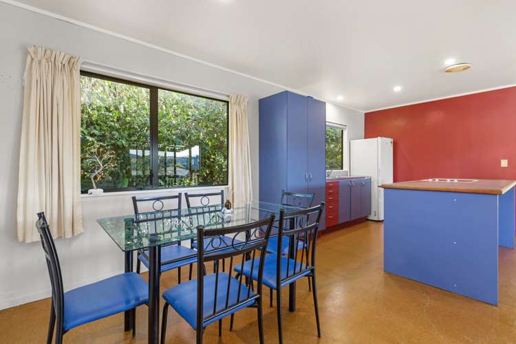 50 Lorenzen Bay Road Raglan_16