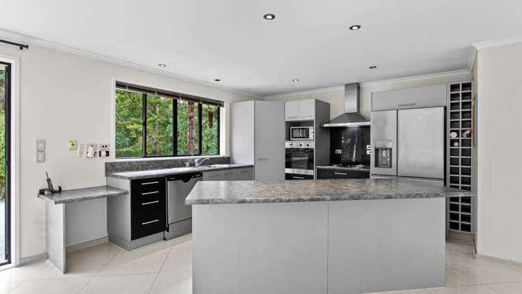 129 Stoney Creek Drive Waitakere_6