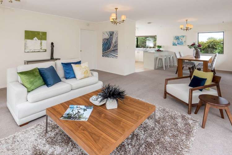 2/2 Channing Crescent Botany Downs_3