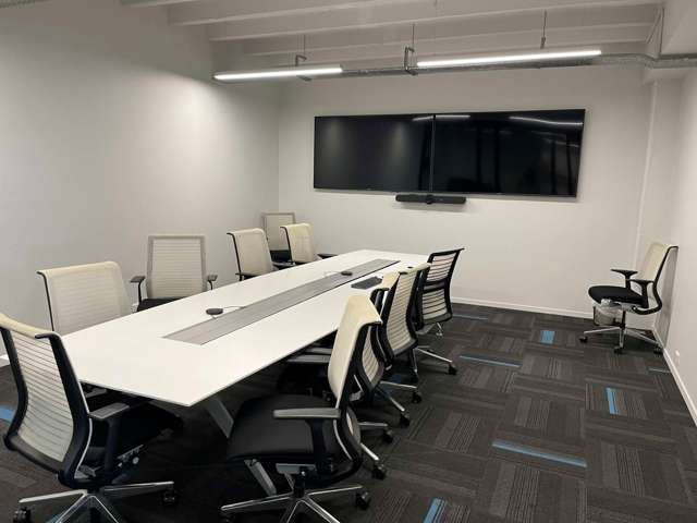 FLEXIBLE AND MODERN GROUND FLOOR OFFICE