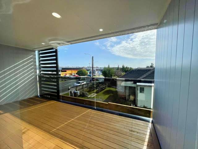 2/127 Stoddard Road Mt Roskill_4