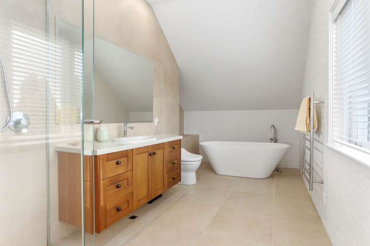 220 Lake Road Hauraki_18