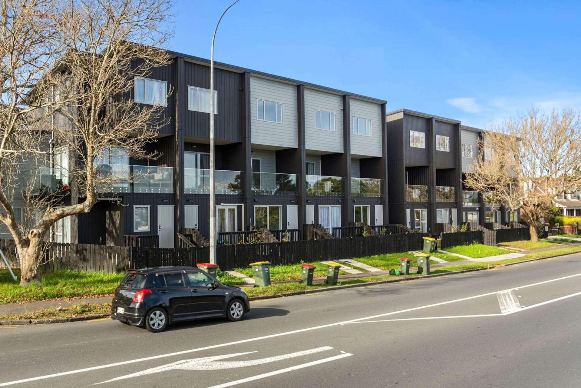 55A,C,D & Edmonton Road Te Atatu South_0