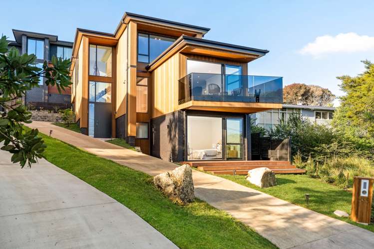 545 Beach Road Murrays Bay_0