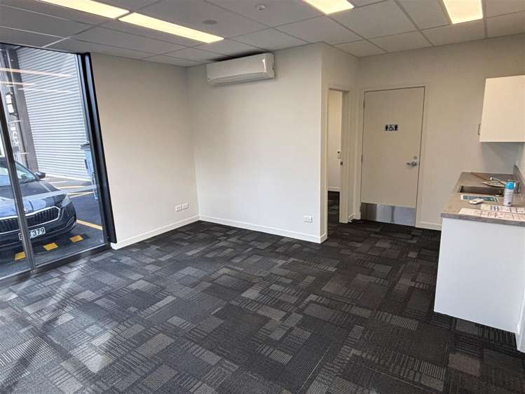 2/31 Chafer Place Te Rapa_1