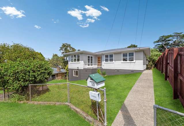 3 BEDROOM HOUSE IN HILL PARK, MANUREWA