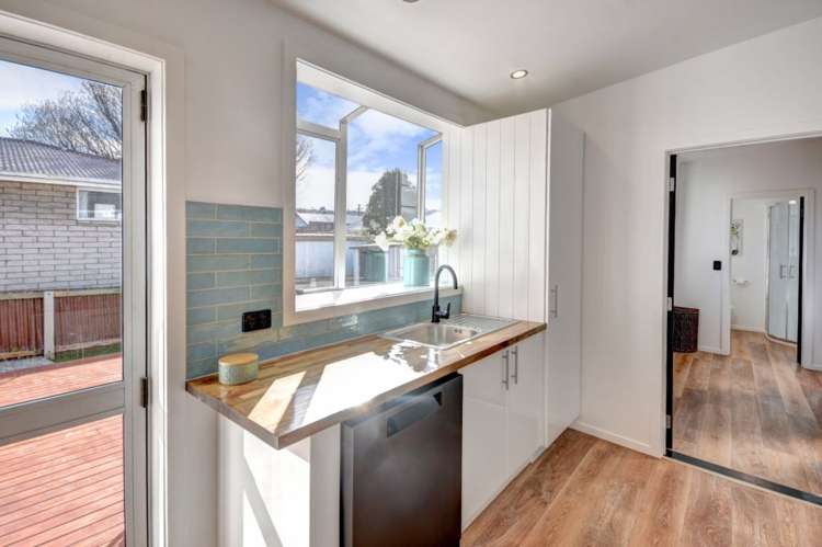 40 Eastbourne Street Caversham_17