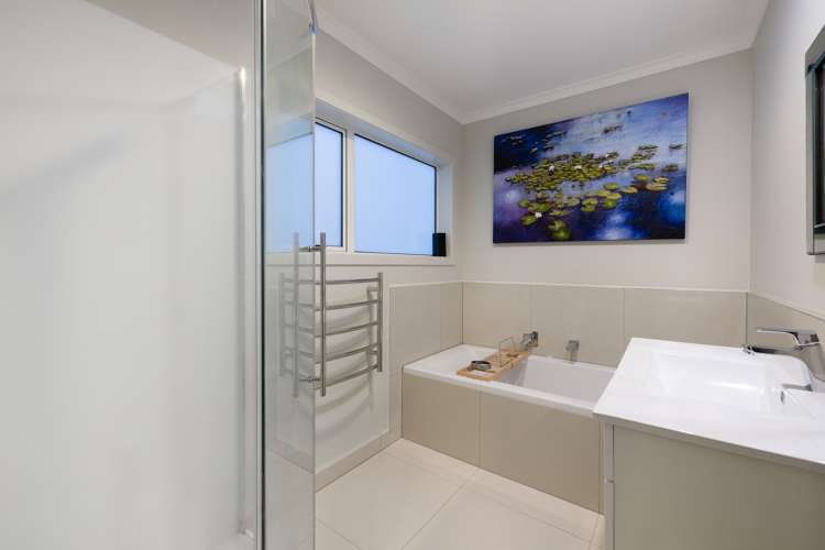 130 Ballintoy Park Drive Welcome Bay_10