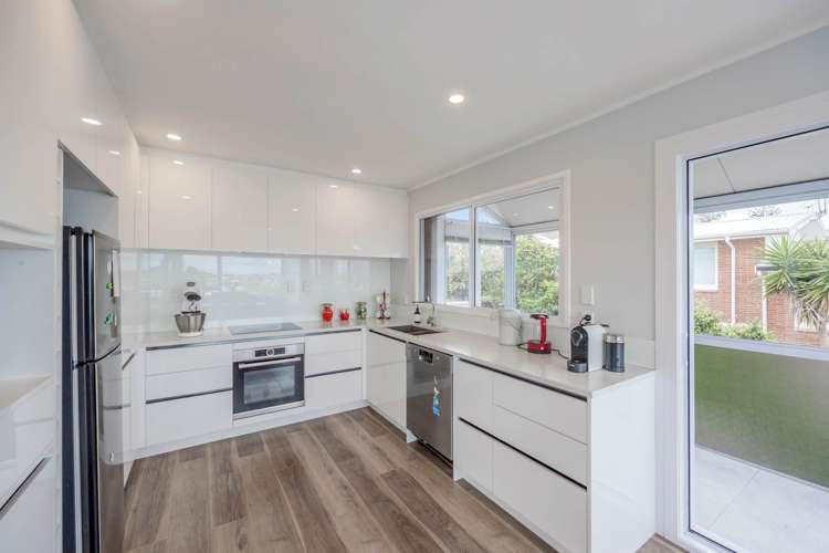 2/4 Rangitoto Terrace Milford_13