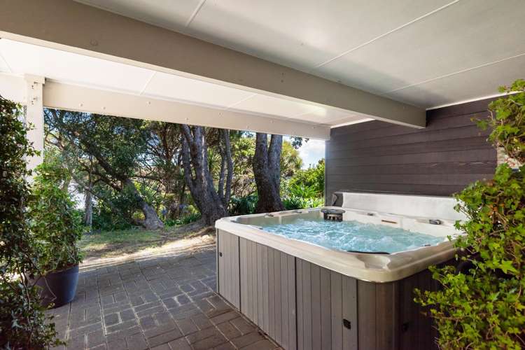 8 Poaka Place Beach Haven_21