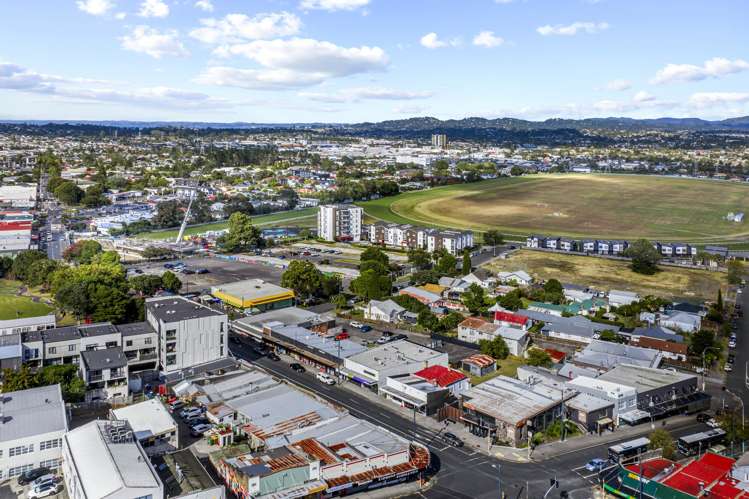 1883 Great North Road Avondale_15