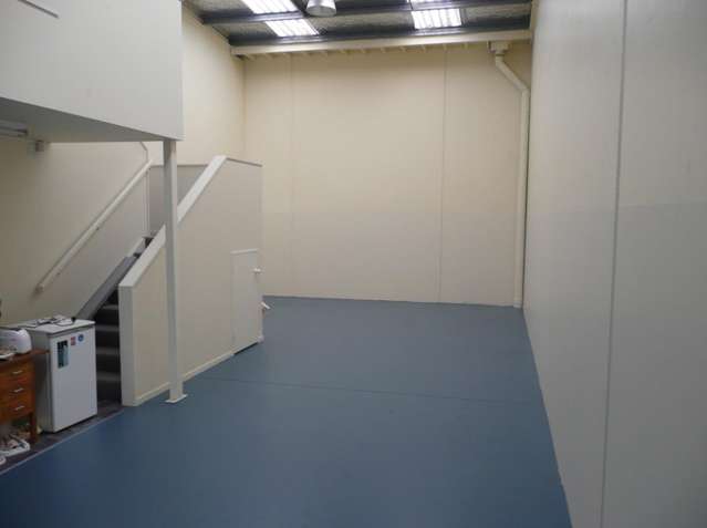 C2, 9-11 Tait Place Albany_2