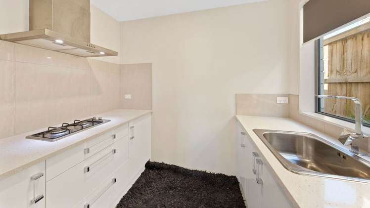 18 Moville Drive Flat Bush_4