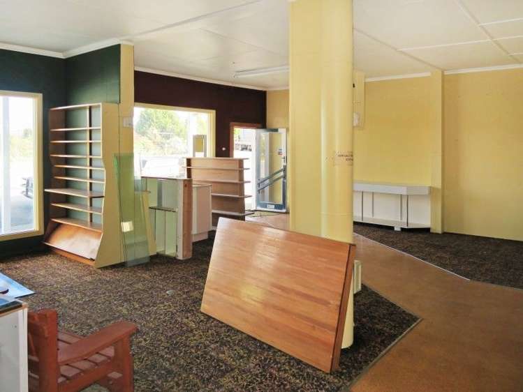 26 Waikawa Road Owaka_12