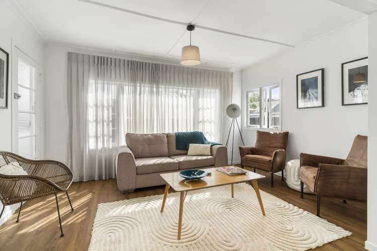 110 Everitt Crescent Whangamata_17