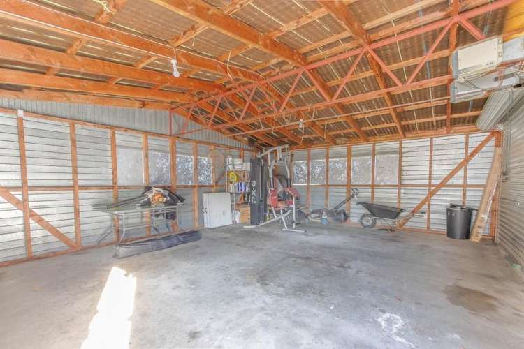 2a Riverbank Road_18