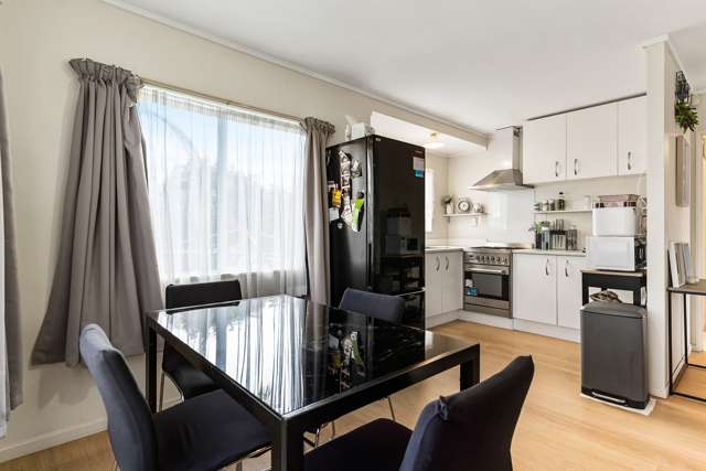 1/25a Clark Road Pahurehure_1