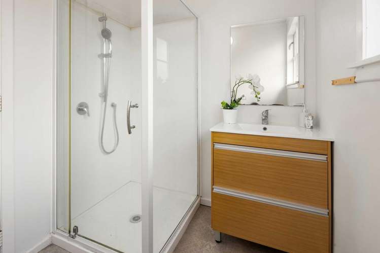 42 Churchill Avenue 2752_6