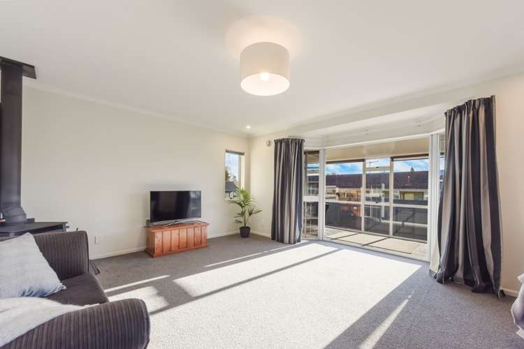 38 Farnham Drive Richmond_11