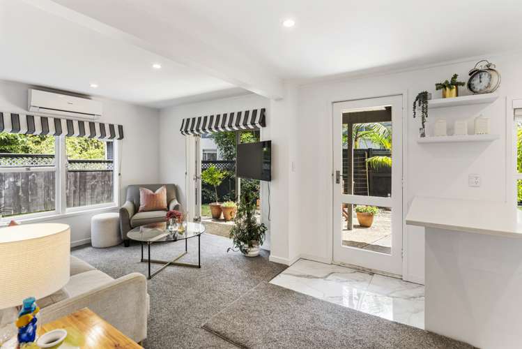 54 Galaxy Drive Mairangi Bay_23