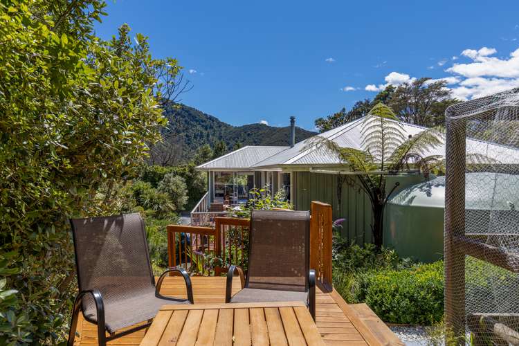 762 Queen Charlotte Drive Havelock_15