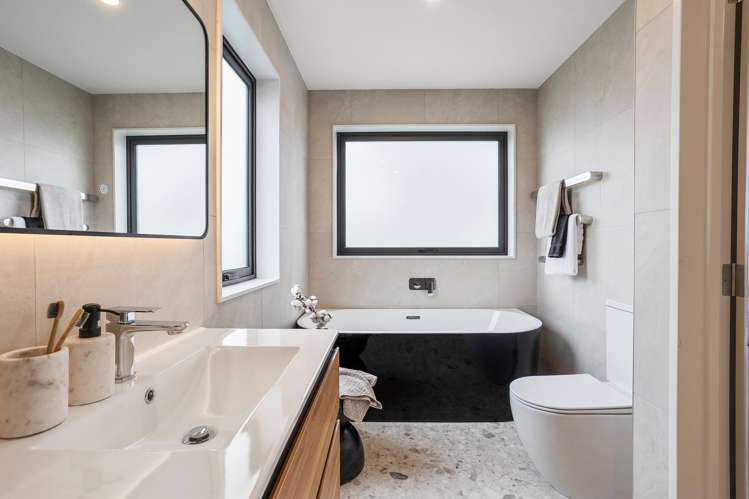19 Whitney Street New Windsor_17