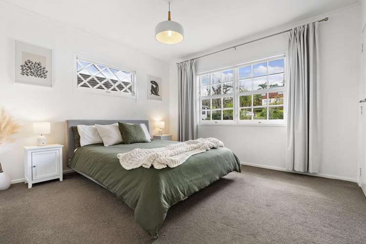 16 Pickwick Parade Mellons Bay_17