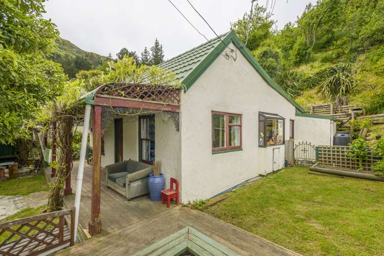 52 Hawkhurst Road Lyttelton_4