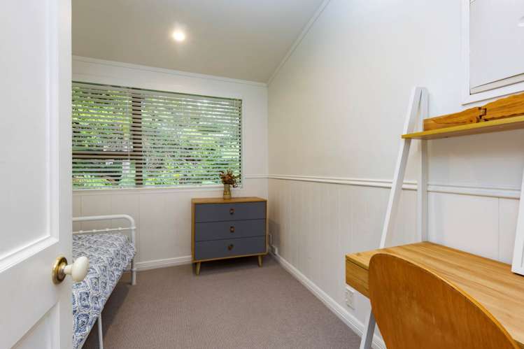 256 Piha Road Piha_11
