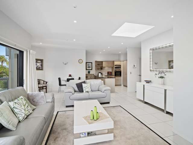 2F/6 Collins Street Takapuna_4