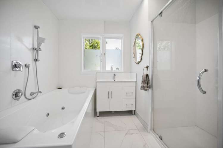 63 Roberts Road Te Atatu South_13